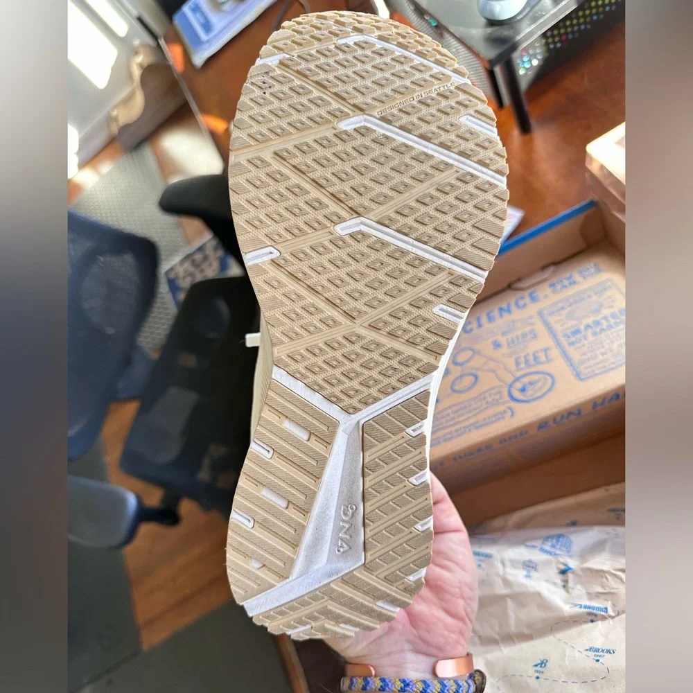 Brooks Revel 6 — worn 2.5 miles